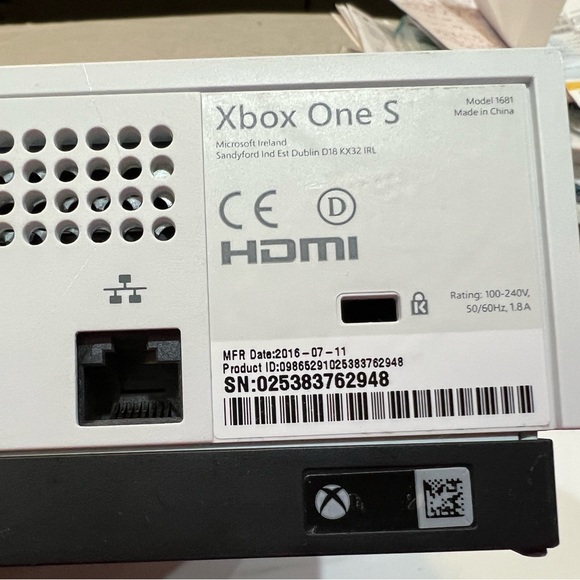 Xbox One S - Picture 3 of 8